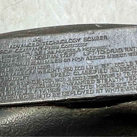 B-2 Stealth Bomber Commemorative Metal Belt Buckle - Picture 5 of 5